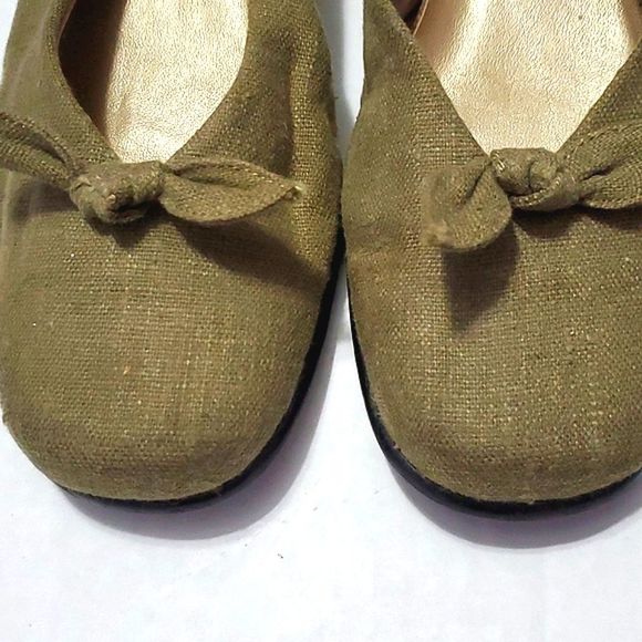 Bisou Bisou Textured Olive Casual Office Ballet Flats - Picture 2 of 8